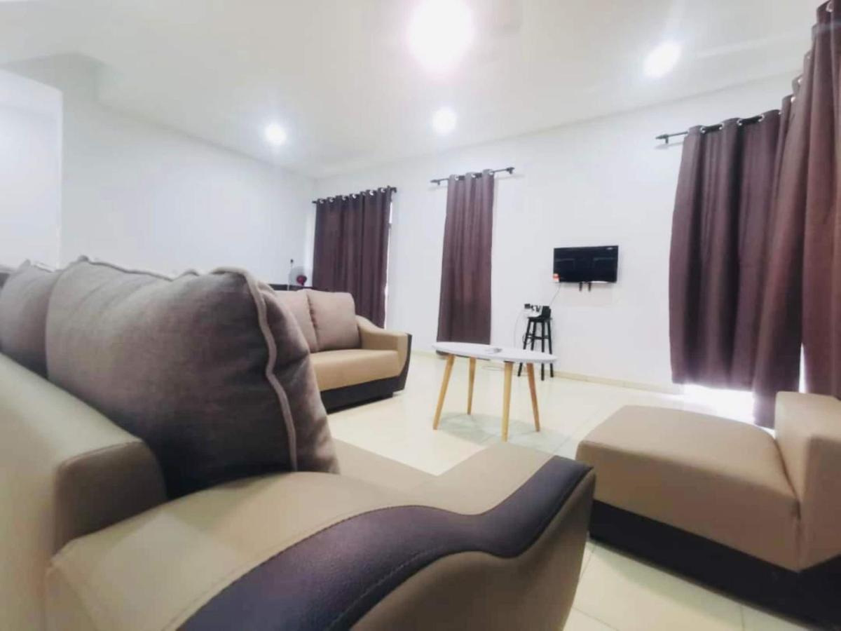 Oyo Homes 90524 D'J Pegaso Serom Homestay Muar Exterior foto