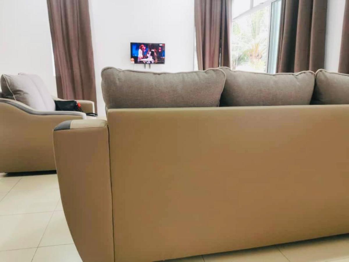 Oyo Homes 90524 D'J Pegaso Serom Homestay Muar Exterior foto